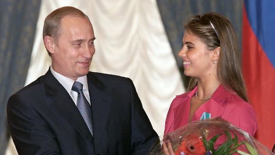 Vladimir Putin y Alina Kabaeva inicaron su romance en 2008 y ella es la madre de los hijos más chicos del presidente.