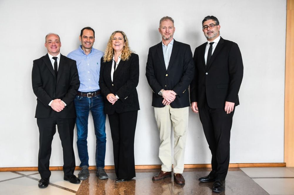 Autoridades y miembros de Mendoza Bureau: Miguel Osimani, presidente; Mauricio Badaloni, prosecretario; Silvana Biagiotti, secretaria, Marcelo Rosental, vicepresidente y Miguel Urmeneta, vocal.
