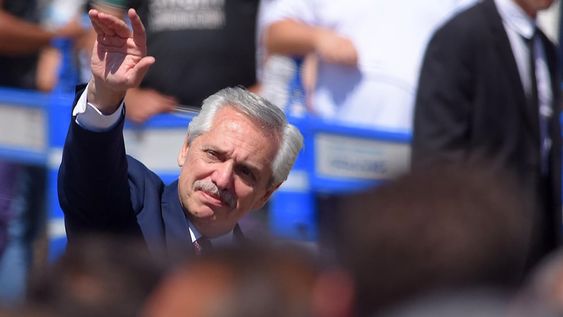 El presidente de la Nación Alberto Fernández junto al ministro de economía y el gobernador Rodolfo Suárez estuvieron presentes en la segunda llegada del tren de pasajeros a PalmiraFoto: Claudio Gutiérrez Los Andes