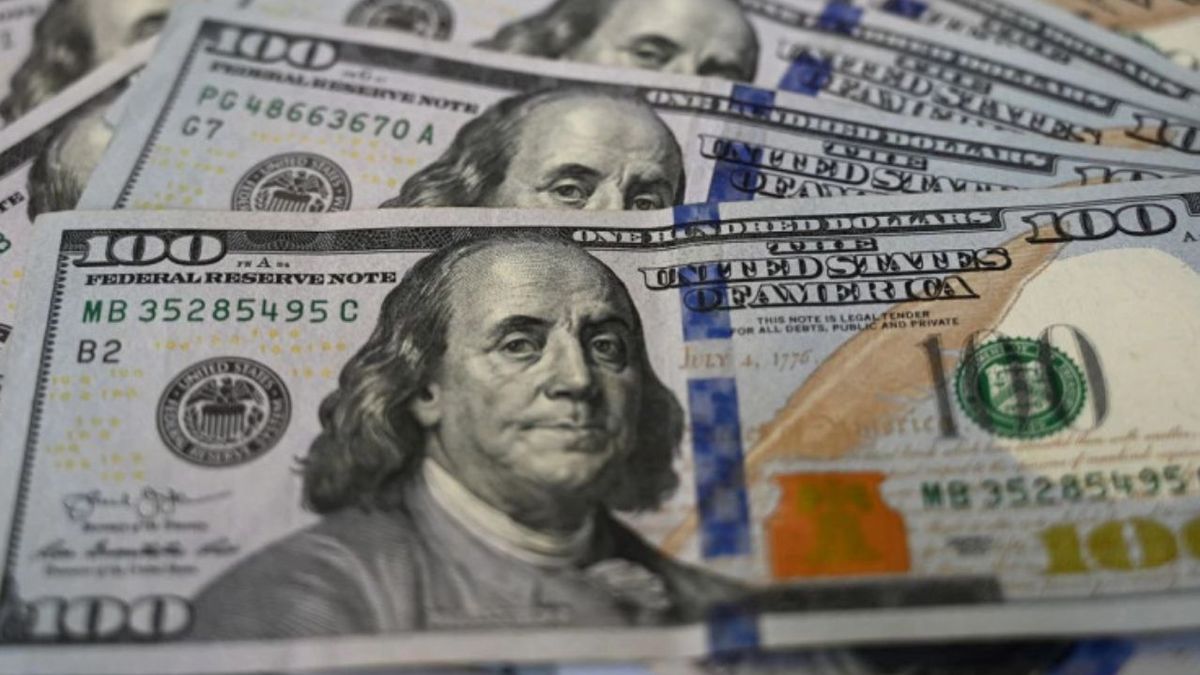 El dólar no registró movimientos y se mantuvo en los $1.420 tras una semana estable