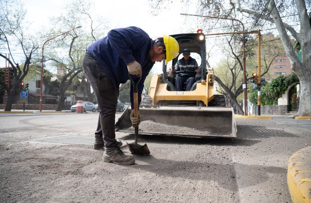 Nuevo itinerario de trabajos de arbolado y bacheo en la Ciudad