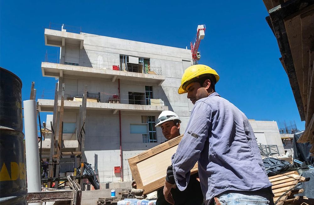 Los mendocinos invirtieron $82 mil millones en las diversas líneas de construcción de Mendoza Activa, pero ya no están presentes en la cuarta edición. Foto: Ignacio Blanco / Los Andes