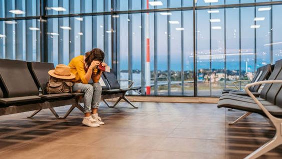 Crisis en Emiratos Árabes: miles de turistas quedan varados y enfrentan multas por visas vencidas