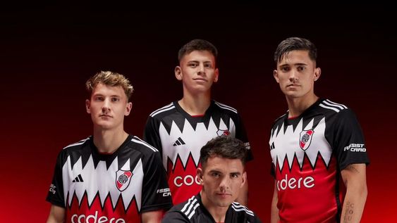 La camiseta alternativa del River inspirada en la década de los 90 y, que estrenará el domingo frente a Banfield.