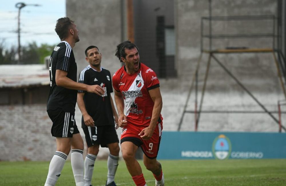 El Cruzado despide la temporada de local ante sus hinchas / José Gutiérrez.