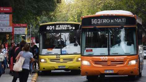 Este domingo el transporte público será gratuito para ir a votar en Mendoza. / Foto: José Gutierrez / Los Andes