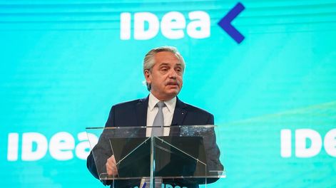 Los Andes | Alberto Fernández en 57 Coloquio de Idea por una Argentina sostenible en el centro Costa Salguero. Foto: Clarínfernandez