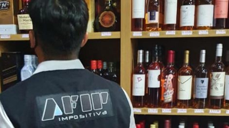 Aduana subastará una importante cantidad de vino, cerveza y fernet.