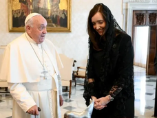 Victoria Villarruel junto al papa Francisco.