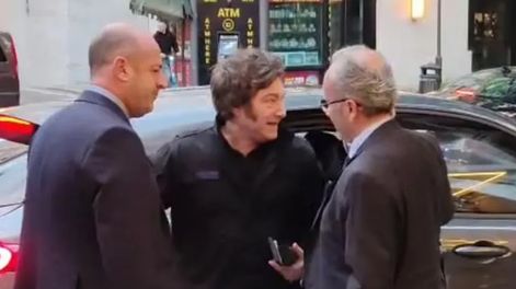 Milei llegó a Roma para despedir al papa Francisco.