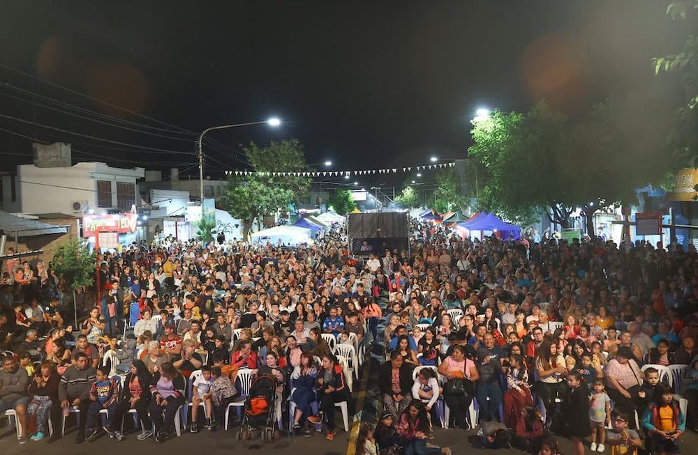 En Maipú, más de 60 mil personas disfrutaron de la Fiesta de las Colectividades