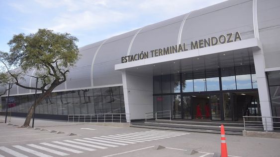 Empresas de buses empiezan a devolver el precio de los pasajes comprados: cómo hacer el trámite