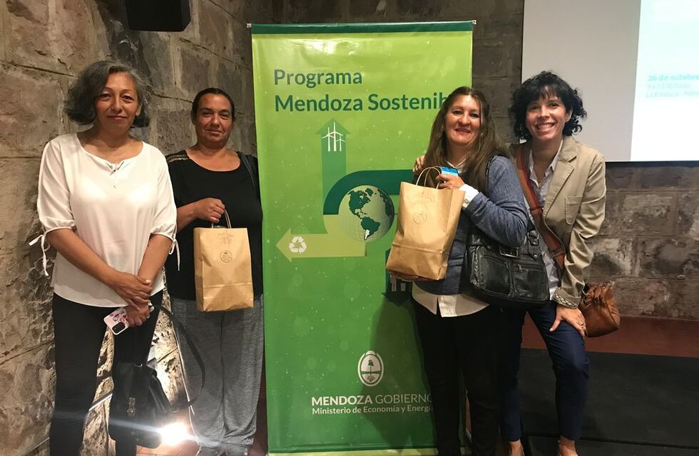 Trabajadoras de HidroCultiva se capacitaron sobre buenas prácticas de triple impacto