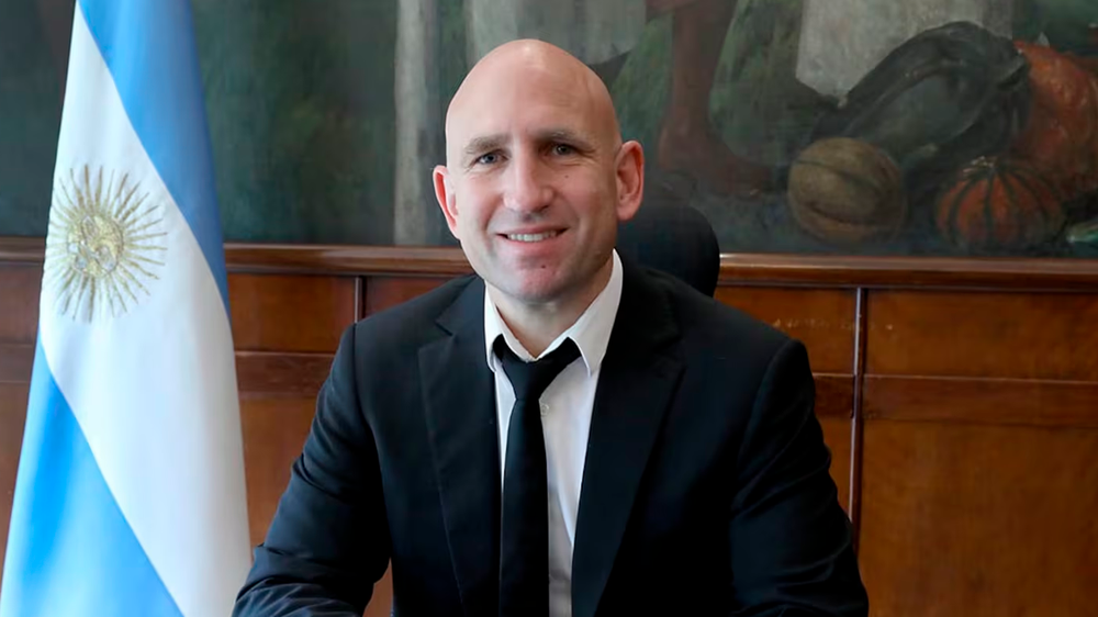 Renunció Guido Giana al Ministerio de Salud.