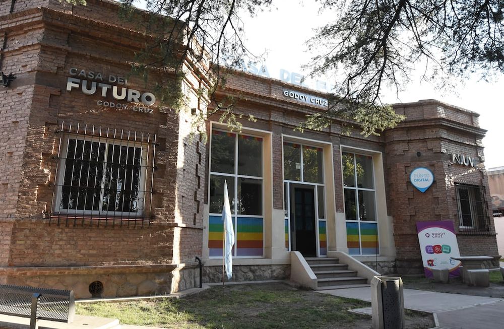 La Casa Tonelli-Pannocchia, sobre el carril Sarmiento, forma parte del patrimonio histórico y cultural de Godoy Cruz. / Foto: Mariana Villa/ Los Andes