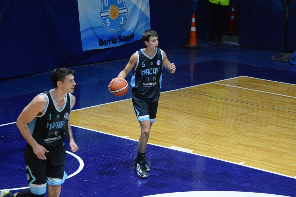 B&Aacute;SQUET DE MENDOZA. Valent&iacute;n Sarfati, una de las m&aacute;ximas promesas del Club Israelita Macabi.&nbsp;
