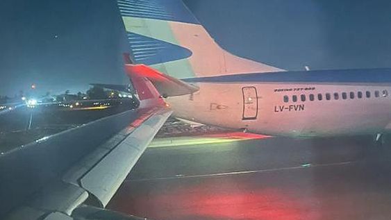 Choque de un avión de Aerolíneas Argentinas y otro de LATAM en el aeropuerto de Santiago de Chile