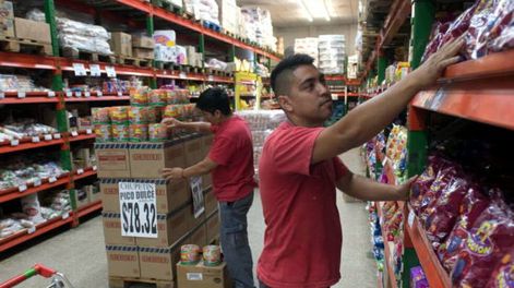 Empleo de verano, una opción para ingresar al mundo laboral, aprovechando opciones temporales