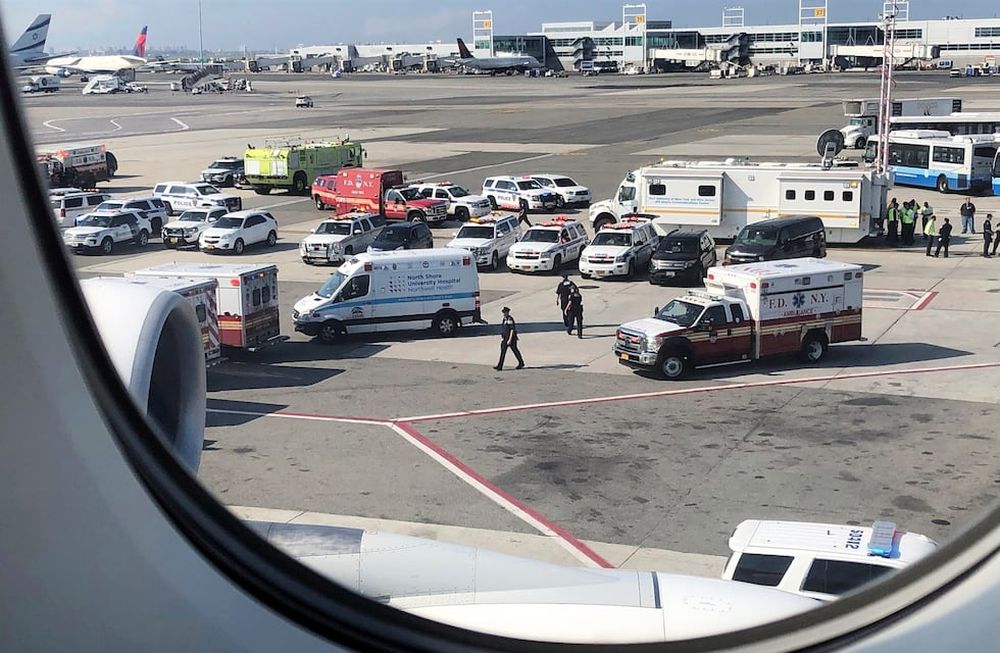 Abrió por error una puerta de emergencia en el aeropuerto de Múnich y generó caos