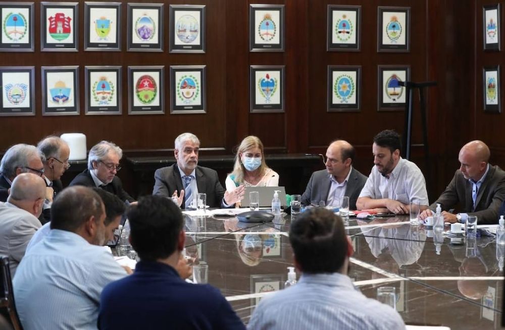En el encuentro liderado por Feletti hubo diversas posturas sobre la ley que regula al sector.