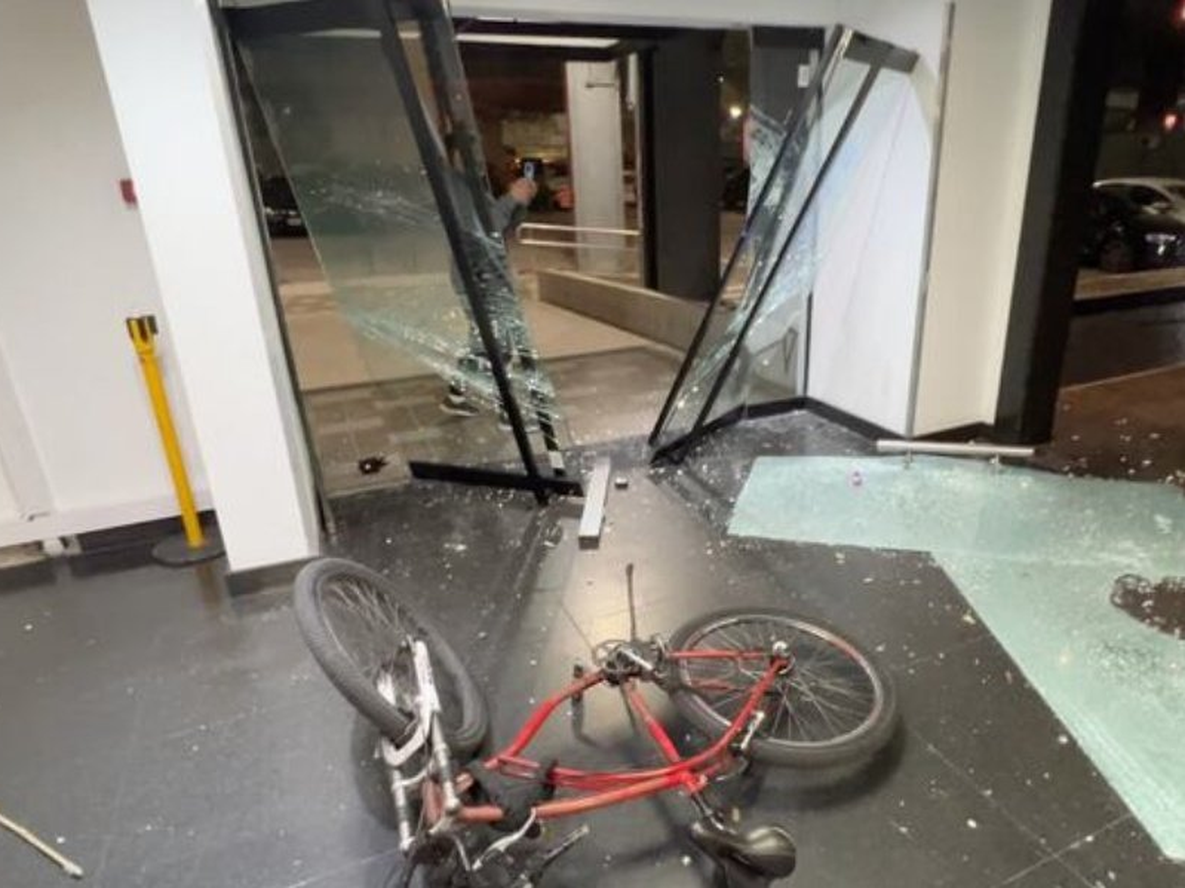 Militantes kirchneristas irrumpieron en el edificio de TN y Canal 13.