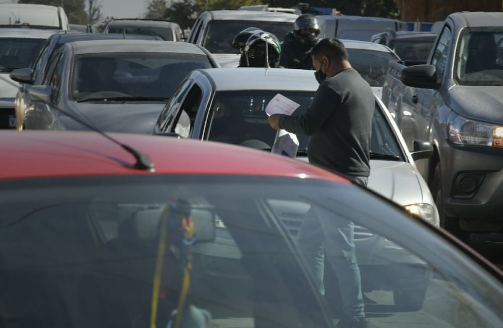 Advierten que los conductores no dan prioridad como deben pero también se señala la imprudencia de quienes van a pie. / Orlando Pelichotti