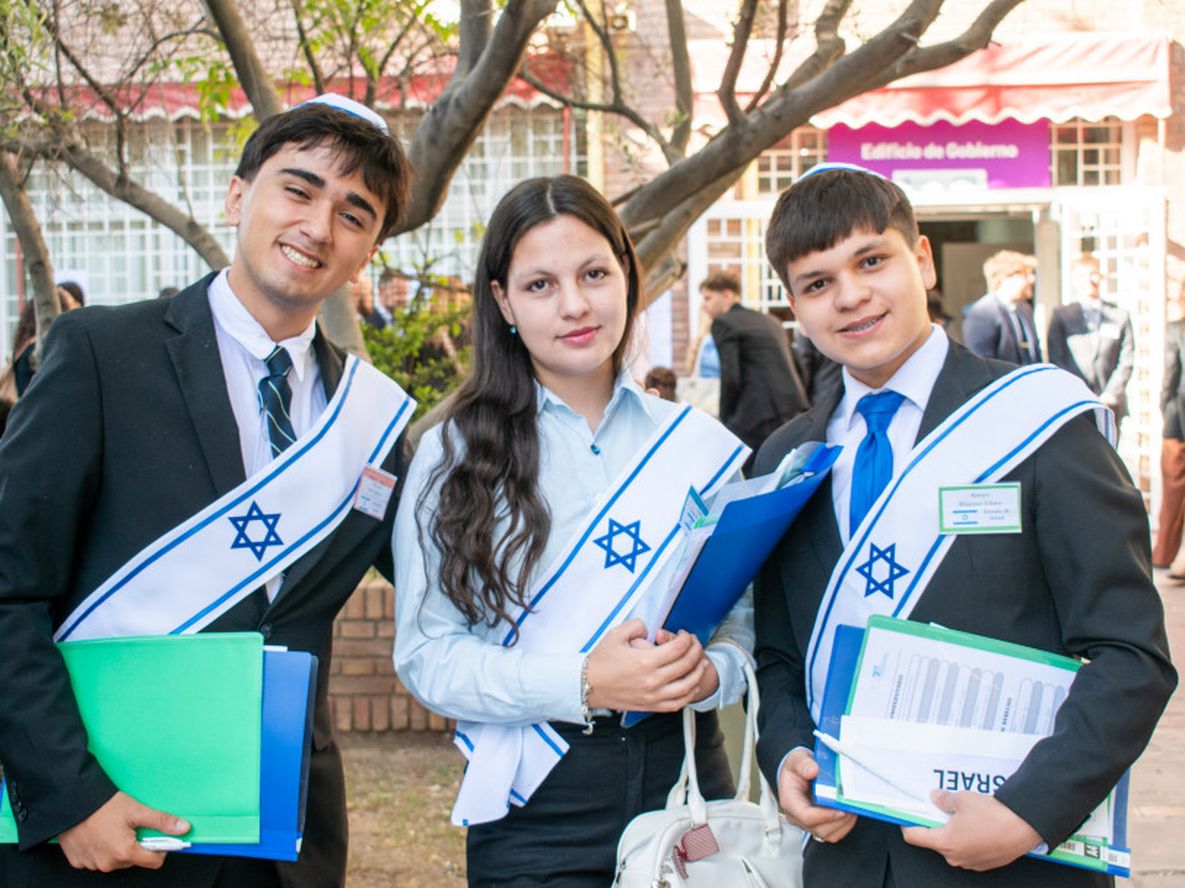 Más de 160 estudiantes de todo el país participan del Modelo de Naciones Unidas en la UNCuyo