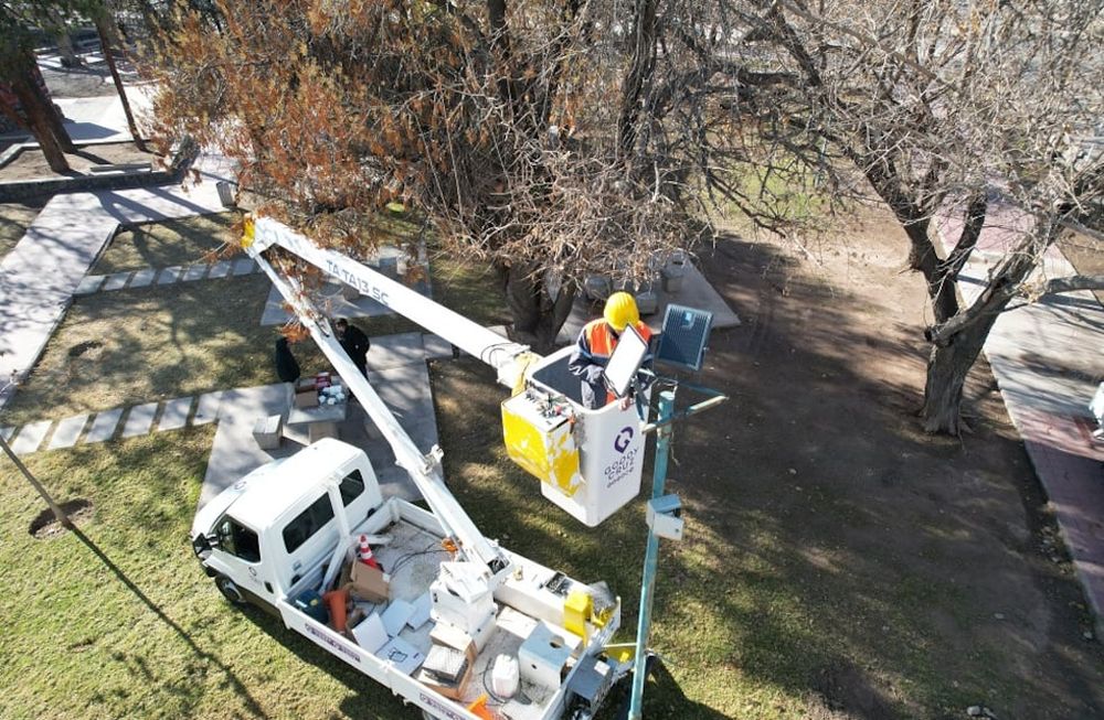 Godoy Cruz impulsa un sistema de ahorro de energía y antivandalismo en alumbrado público