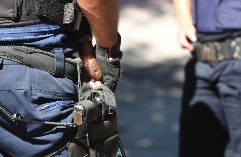 El subcomisario esta complicado en la investigación de la Inspección General de Seguridad por una denuncia de un médico por falsificación de documento. / Archivo.