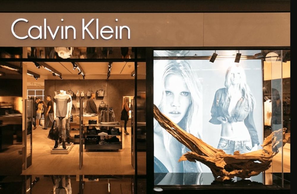 Con la apertura de importaciones, Calvin Klein y Tommy Hilfiger abrirán locales en Argentina.