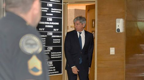 Los Andes | Walter Bento fue destituido como juez federal con competencia electoral; y el Tribunal Oral Federal II ordenó su detención. El Jurado de Enjuiciamiento de Magistrados de la Nación lo encontró culpable por mayoría al haber incurrido en causas de mal desemp