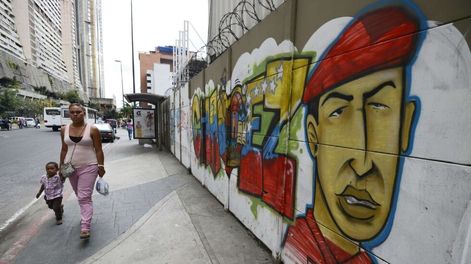 Venezuela devalúa su moneda un 46,5% frente al dólar