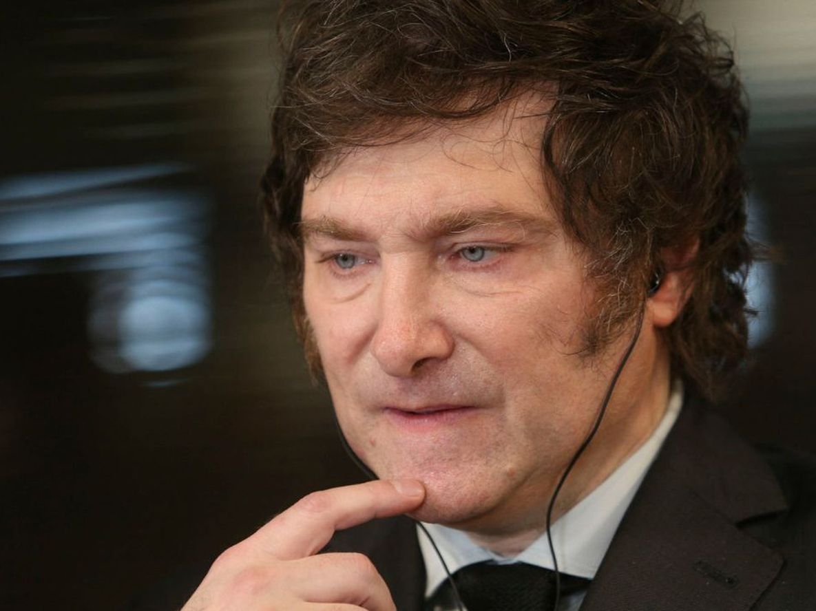 En medio de las movilizaciones y la sesión en el Congreso, Milei convocó a una reunión de Gabinete.