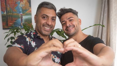 Los Andes | Día de los enamoradosGerardo Nieto y Mauricio Roldan se conocen hace cinco años y hace tres que están casados.Foto: Ignacio Blanco / Los Andes