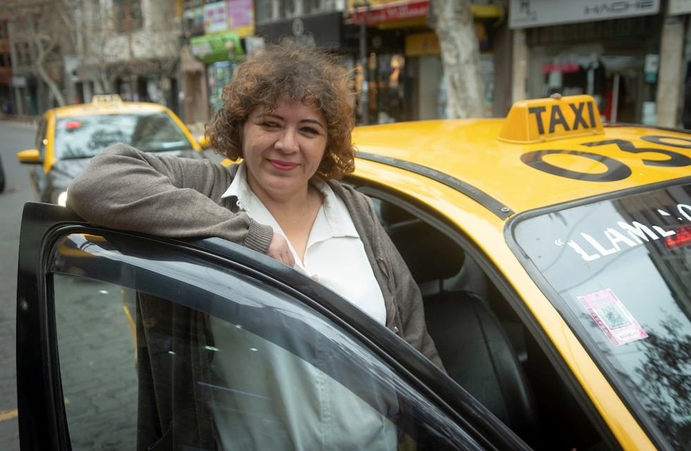 Ellas te llevan a casa: las taxistas sororas que enfrentan el acoso callejero