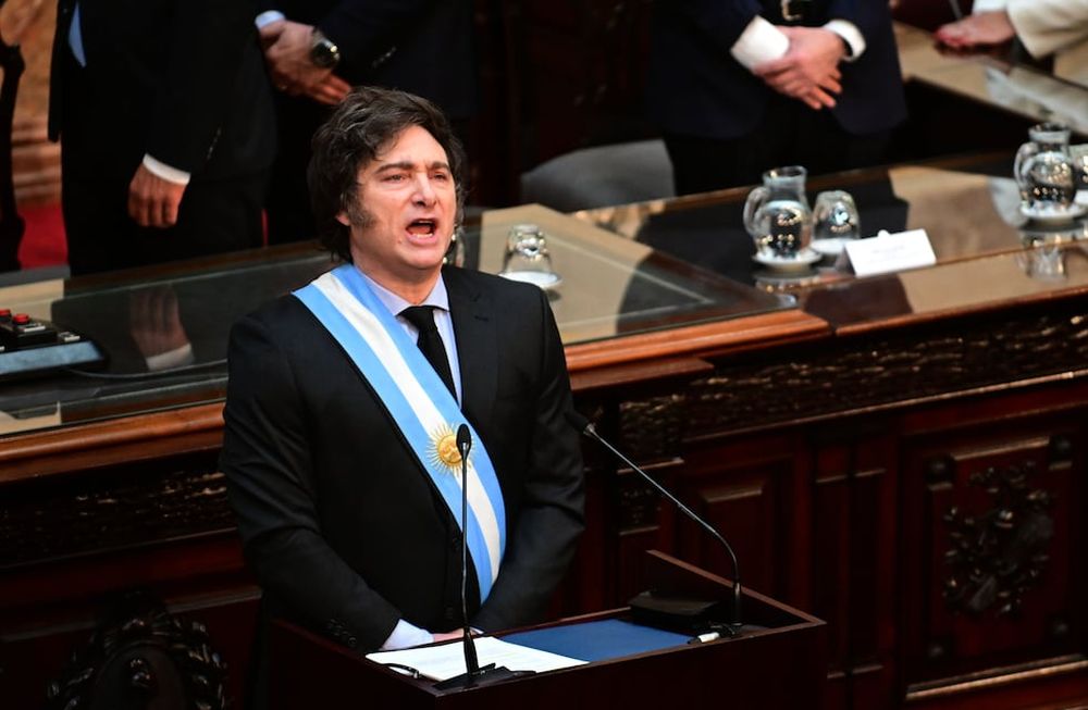 El presidente Javier Milei fue a la Cámara de Diputados este domingo para presentar el Presupuesto 2025 y también se transmitió por cadena nacional. Foto: Maxi Luna / NA