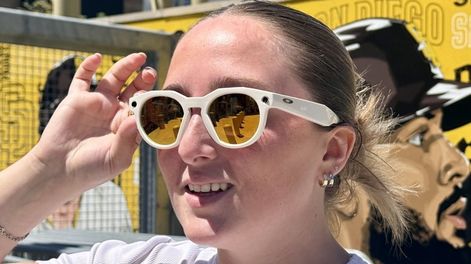 La diferencia de precios entre Chile y Argentina vuelve a poner a estos anteojos de sol en el centro de las compras tecnológicas.