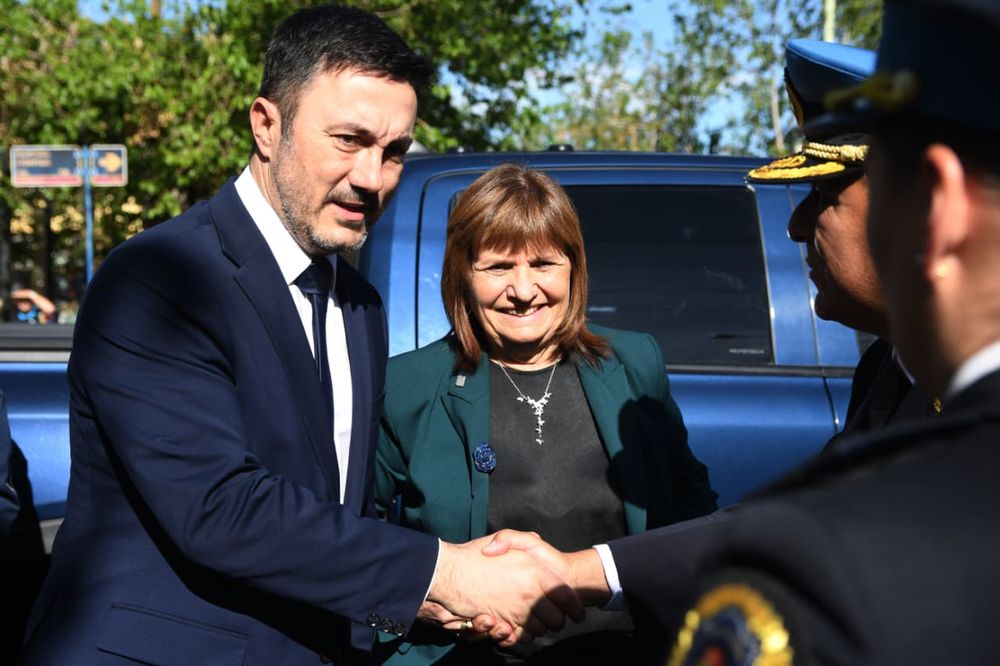 Luis Petri y Patricia Bullrich, de campaña en Mendoza