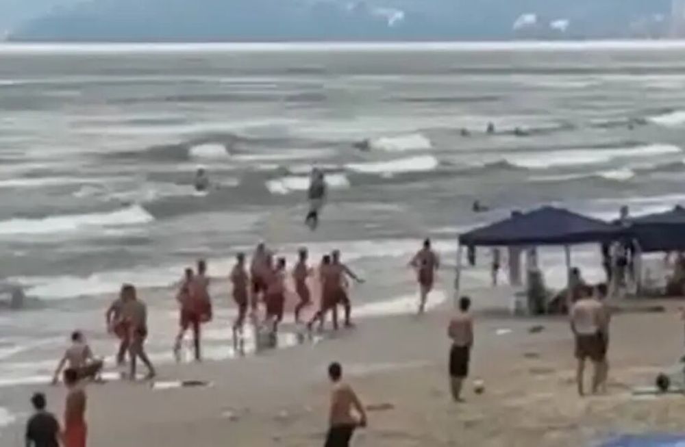 Un salvavidas argentino fue agredido en las playas de Itapema por un médico brasilero. Gentileza