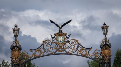 Inestabilidad y probabilidad de tormentas durante la semana. Portones del Parque general San Martín, cóndor. Foto: Ignacio Blanco / Los Andes
