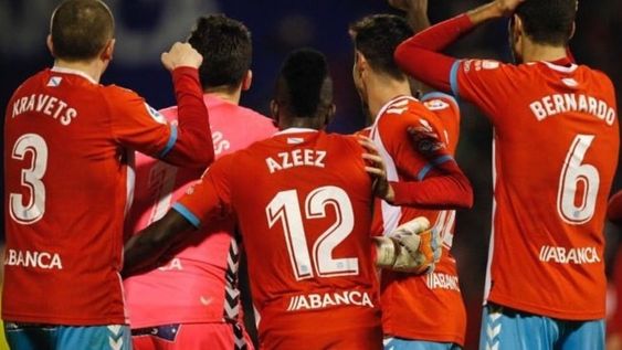Arquero maravilla: pateó desde 70 metros y metió un golazo