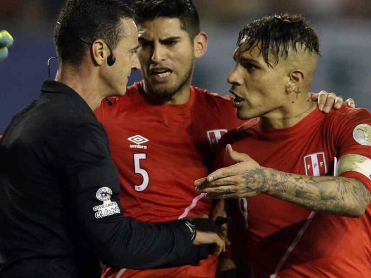 Paolo Guerrero y Carlos Zambrano quedaron afuera de la lista (Foto: AP).