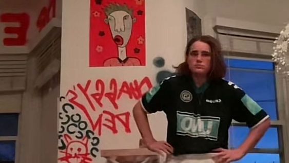 Maisy Biden con la camiseta de la Lepra.