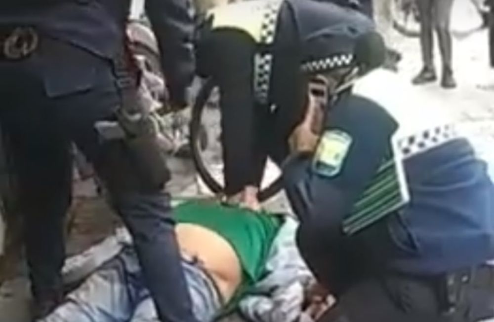 Video: acusan a policías de Tucumán de matar a un detenido asfixiándolo como a George Floyd