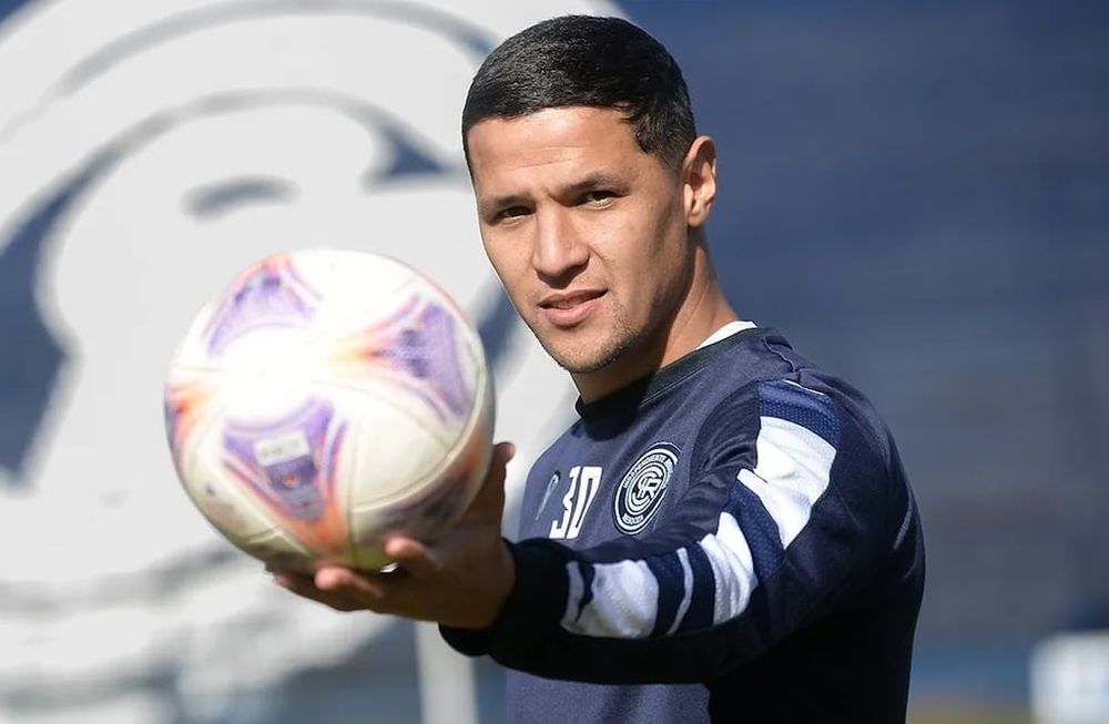 Alex Arce, el goleador del fútbol argentino que trabaja contrarreloj para estar en la gran final por el ascenso. / CSIR