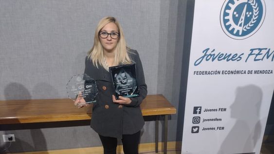 María Romina Canales, la ganadora con la empresa Bioeutectics S. A ubicada en calle Uspallata 410 de Dorrego, se dedica al desarrollo e innovación de productos sustentables alineados a la Química Verde. Produce solventes naturales y biodegradables y su aplicación se efectúa en las diversas industrias (agro, personal care y farma entre otras.)