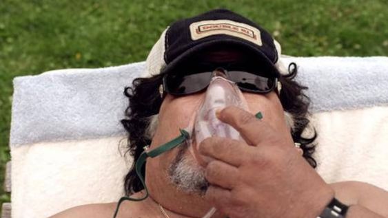 Roly Serrano en la piel de Maradona: ¡es igual!