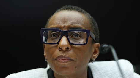 WASHINGTON, DC - 05 DE DICIEMBRE DE 2023: Dra. Claudine Gay, presidente de la Universidad de Harvard, testifica sobre atentados que han sufrido estudiantes judíos en el campus y declara que llamar al genocidio del pueblo judío no es acoso y depende del contexto. (Foto de Kevin Dietsch/Getty Images)