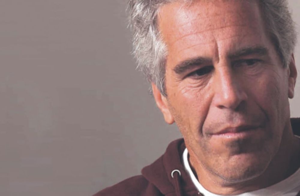 Nuestra crítica sobre el documental de Jeffrey Epstein: dólares, violaciones e impunidad