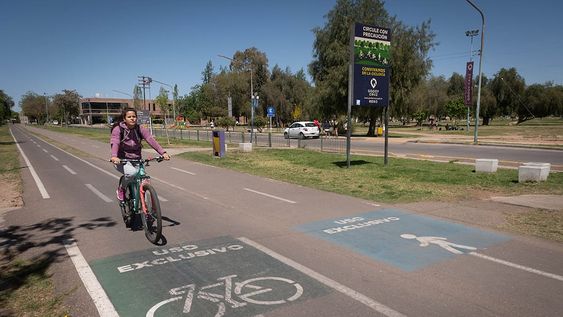 Lugares para recorrer en bicicleta.Ciclovía de Godoy Cruz, Parque San Vicente. Foto Ignacio Blanco / Los Andes